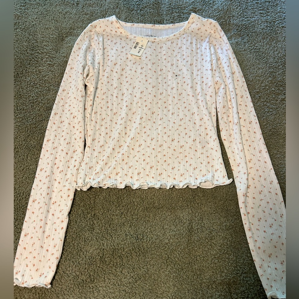 Junior’s long-sleeved tee